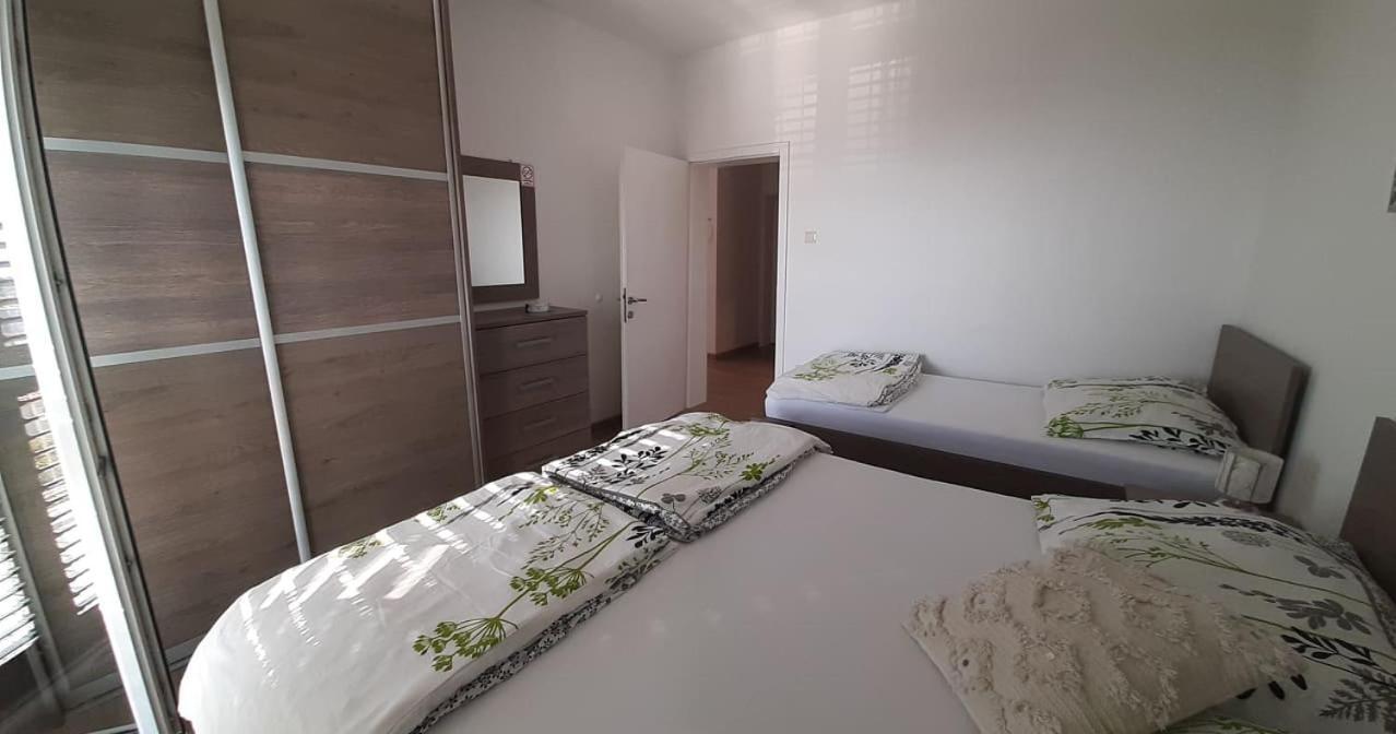 Apartments Villa Ravlic Макарска Екстериор снимка