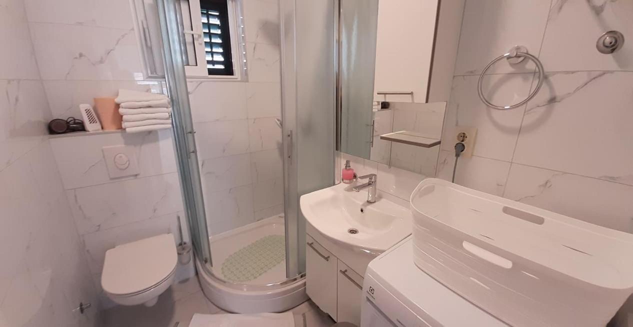 Apartments Villa Ravlic Макарска Екстериор снимка